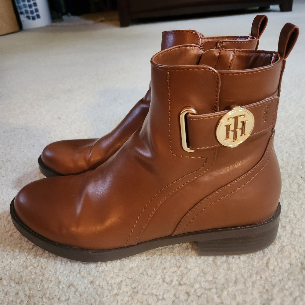 Tommy Hilfiger Rezin 2 Women's Brown Boot Size 7M